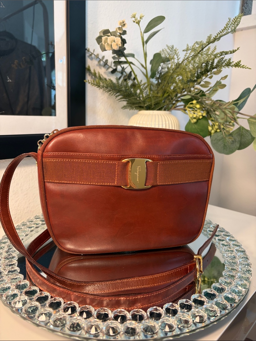 Vintage Salvatore Ferragamo Vara Bow Leather Crossbody/Camera Bag